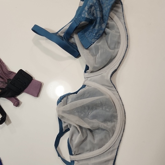 VS BBV Unlined Lace Bra Underwire - Picture 7 of 8